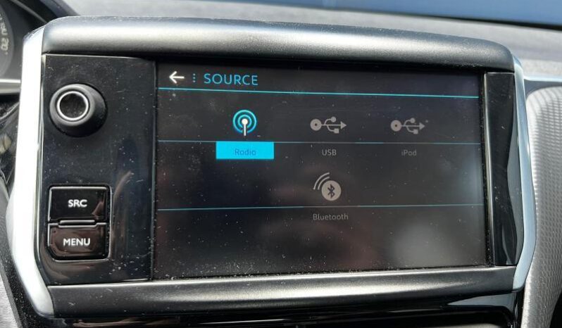 Peugeot 208 Signature / GPS complet