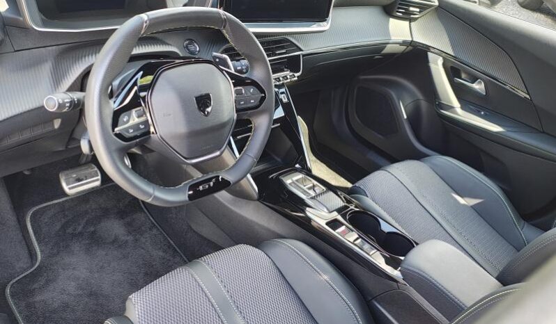 Peugeot 2008 GT / EAT8 complet