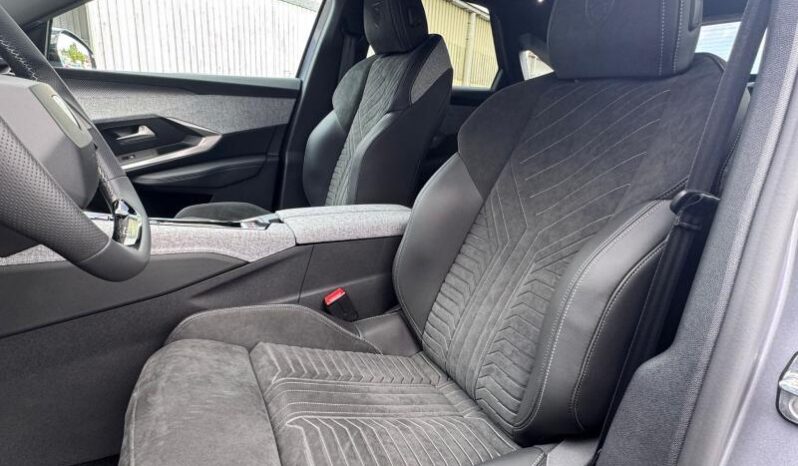 Peugeot 3008 GT / Hybrid 145 / e-DCS6 complet