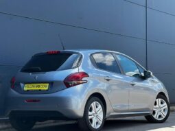 Peugeot 208 Signature / GPS complet