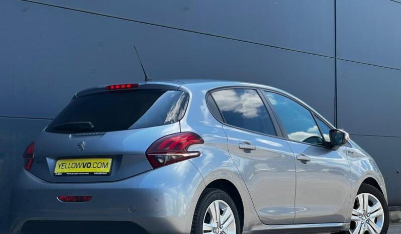 Peugeot 208 Signature / GPS complet