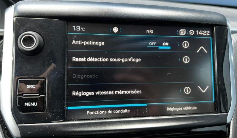 Peugeot 208 Signature / GPS complet