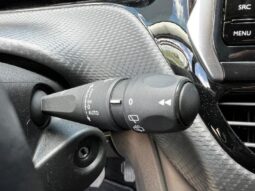 Peugeot 208 Signature / GPS complet
