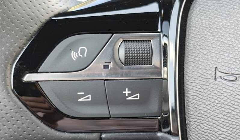 Peugeot 2008 GT / EAT8 complet