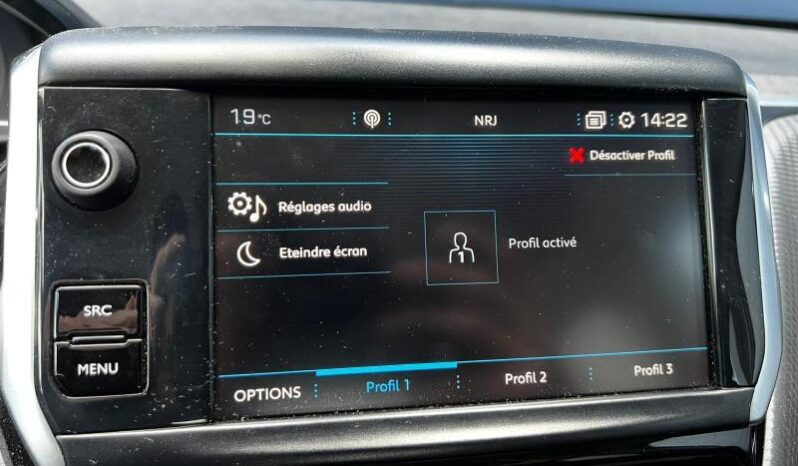 Peugeot 208 Signature / GPS complet
