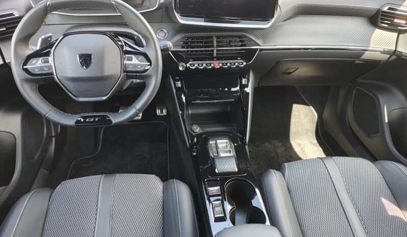Peugeot 2008 GT / EAT8 complet