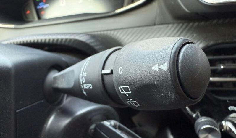 Peugeot 208 Allure / GPS / Carplay complet