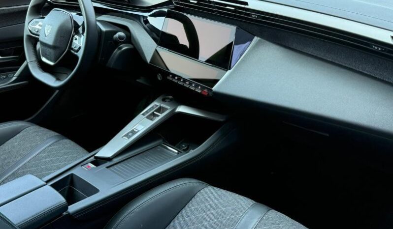 Peugeot 408 Allure / EAT8 complet