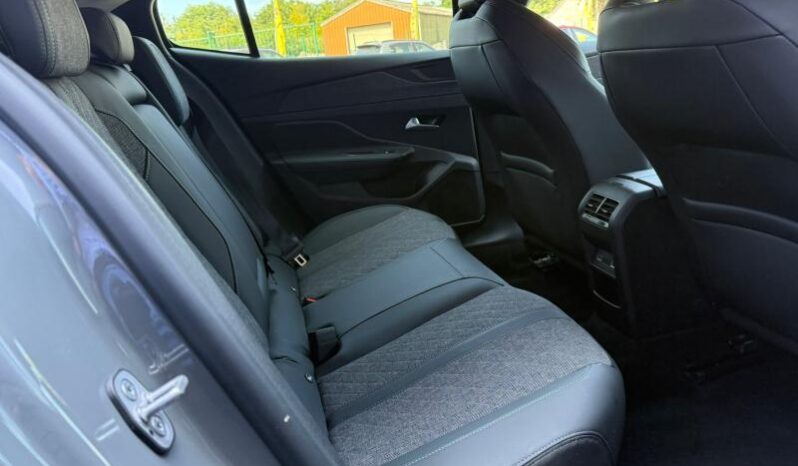 Peugeot 408 Allure / EAT8 complet
