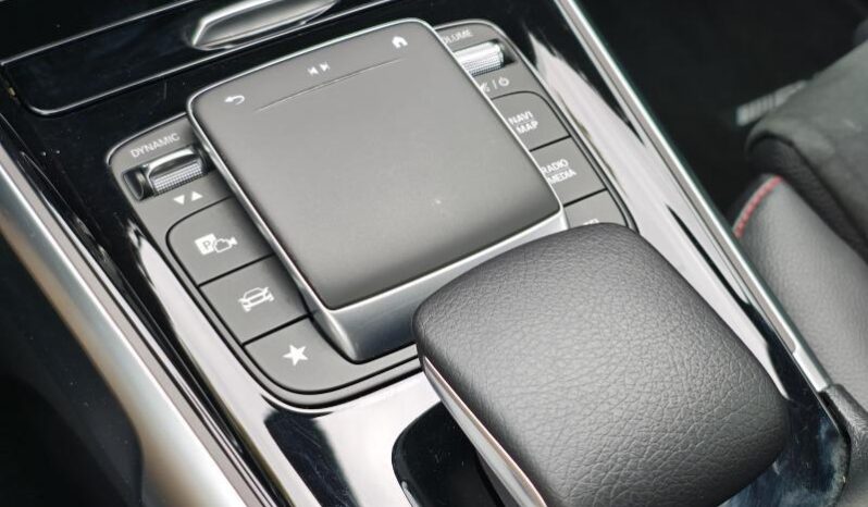 Mercedes-Benz GLB 200 AMG Line / AHK / Keyless complet