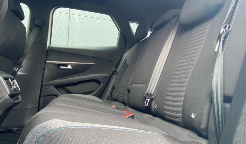 Peugeot 3008 Active Pack / EAT8 / 1.5 BlueH complet