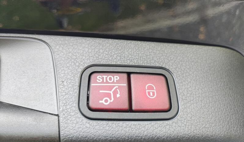 Mercedes-Benz GLB 200 AMG Line / AHK / Keyless complet