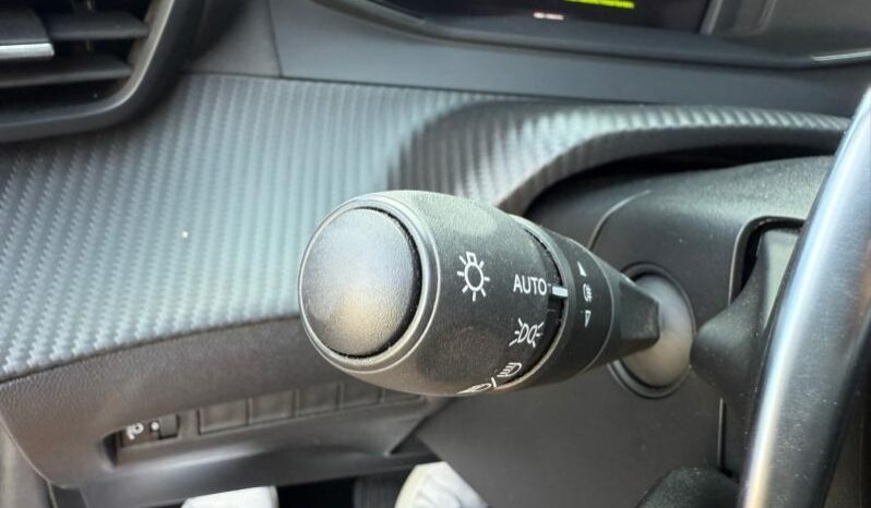 Peugeot 208 Allure / Hybrid / e-DSC6 complet