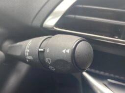 Peugeot 3008 Active Pack / EAT8 / 1.5 BlueH complet