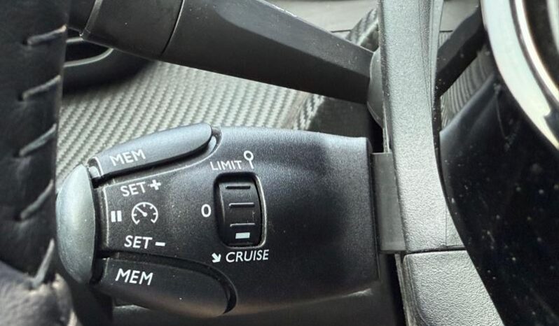 Peugeot 208 Allure / GPS / Carplay complet