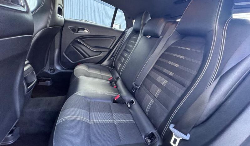 Mercedes-Benz CLA 180 Shooting Brake / Avantgarde complet