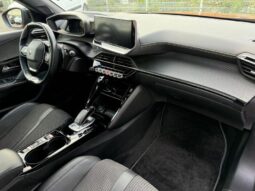 Peugeot 2008 GT / EAT8 / 1.5 BlueHDi complet