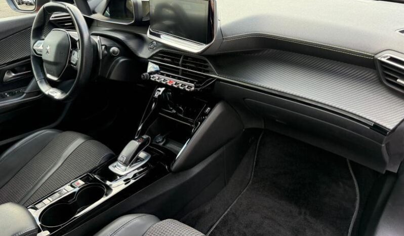 Peugeot 2008 GT / EAT8 / 1.5 BlueHDi complet