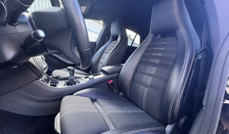 Mercedes-Benz CLA 180 Shooting Brake / Avantgarde complet