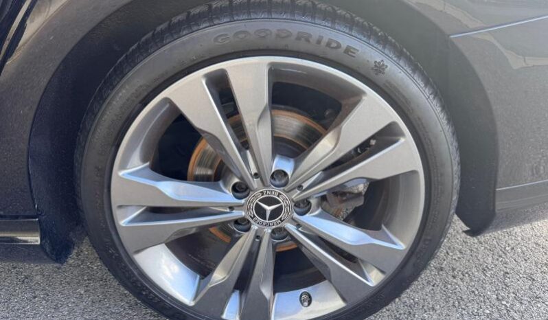 Mercedes-Benz CLA 180 Shooting Brake / Avantgarde complet