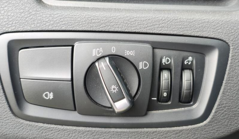 BMW Serie X X1 SDrive 16d / Auto / Attache re complet