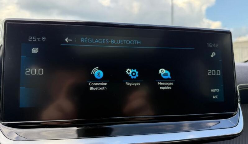 Peugeot 2008 GT / EAT8 / 1.5 BlueHDi complet