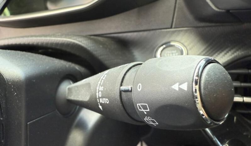Peugeot 208 GT / LED / Carplay complet