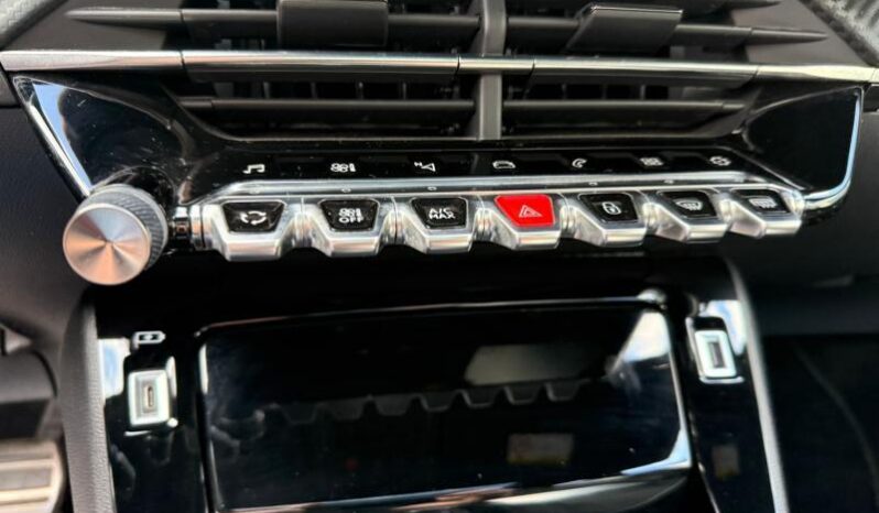 Peugeot 2008 GT / EAT8 / 1.5 BlueHDi complet