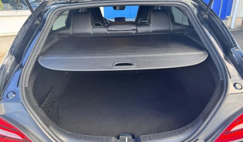 Mercedes-Benz CLA 180 Shooting Brake / Avantgarde complet