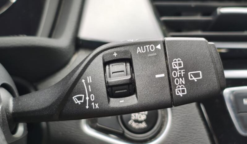 BMW Serie X X1 SDrive 16d / Auto / Attache re complet