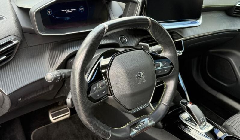 Peugeot 2008 GT / EAT8 / 1.5 BlueHDi complet