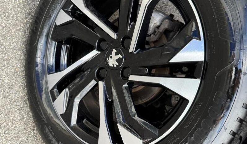 Peugeot 2008 GT / EAT8 / 1.5 BlueHDi complet