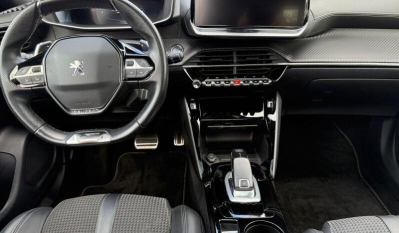 Peugeot 2008 GT / EAT8 / 1.5 BlueHDi complet