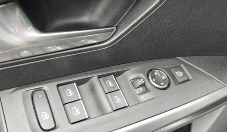 Peugeot 5008 GT complet