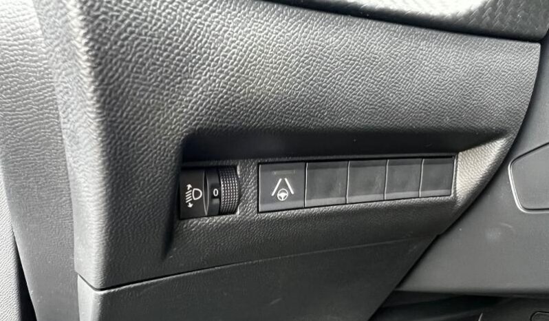 Peugeot 2008 Allure / E-DSC6 / MHEV complet