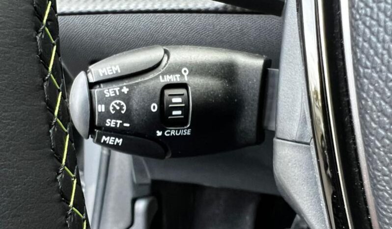 Peugeot 208 GT / Carplay / LED complet