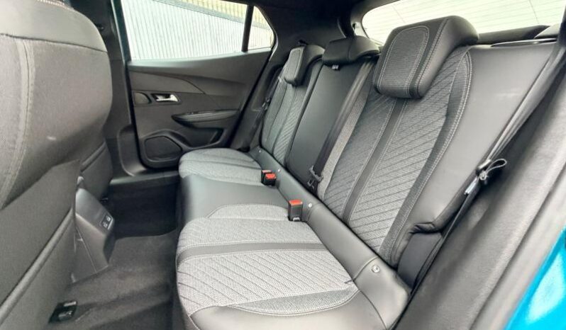 Peugeot 2008 Allure / MHEV / E-DSC6 complet