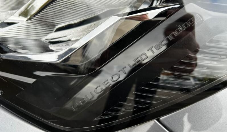 Peugeot 2008 Allure / E-DSC6 / MHEV complet