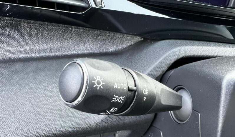 Peugeot 408 Allure / EAT8 / GPS complet