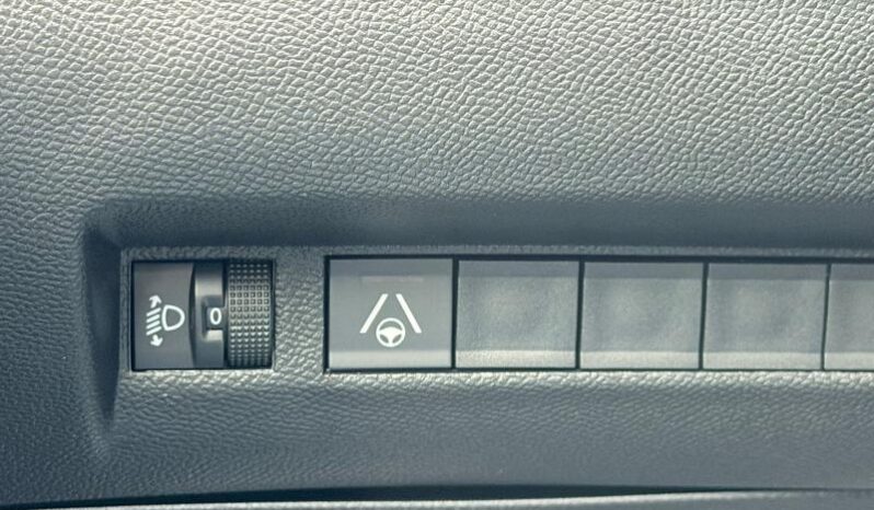 Peugeot 2008 Allure / MHEV / E-DSC6 complet