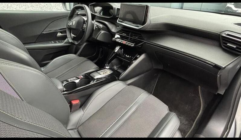 Peugeot 2008 GT / EAT8 / 130ch complet