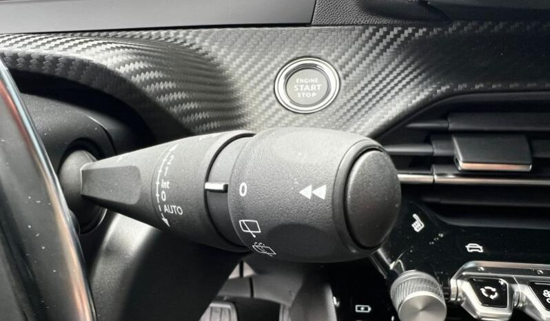 Peugeot 2008 Allure / E-DSC6 / MHEV complet
