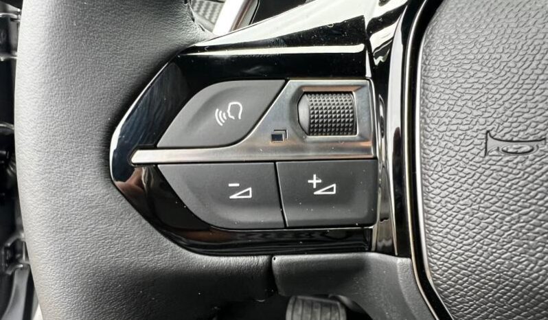 Peugeot 2008 Allure / E-DSC6 / MHEV complet