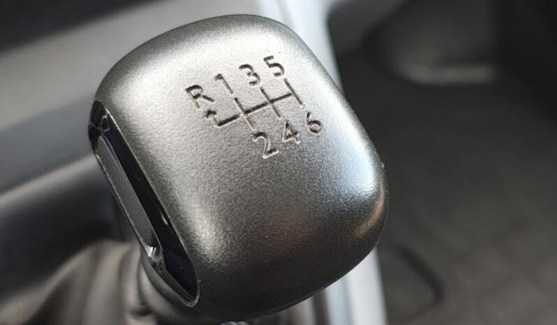 Opel Vivaro 145ch / porte échelle complet