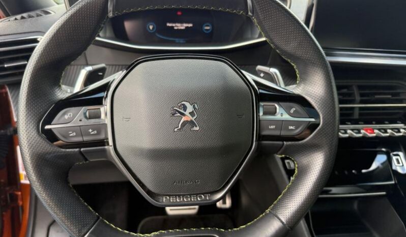 Peugeot 2008 GT / EAT8 / 1.5 BlueHDi complet