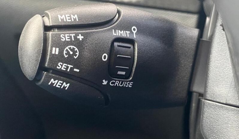 Peugeot 208 Allure / e-DCS6 complet