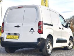 Citroen Berlingo Light / Taille M / GPS complet
