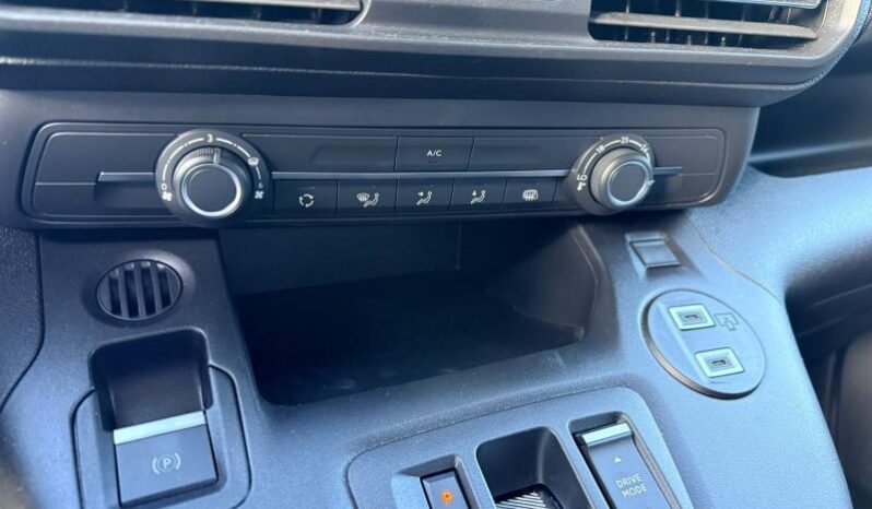 Peugeot Partner EAT8 / 130ch / Standard Light complet