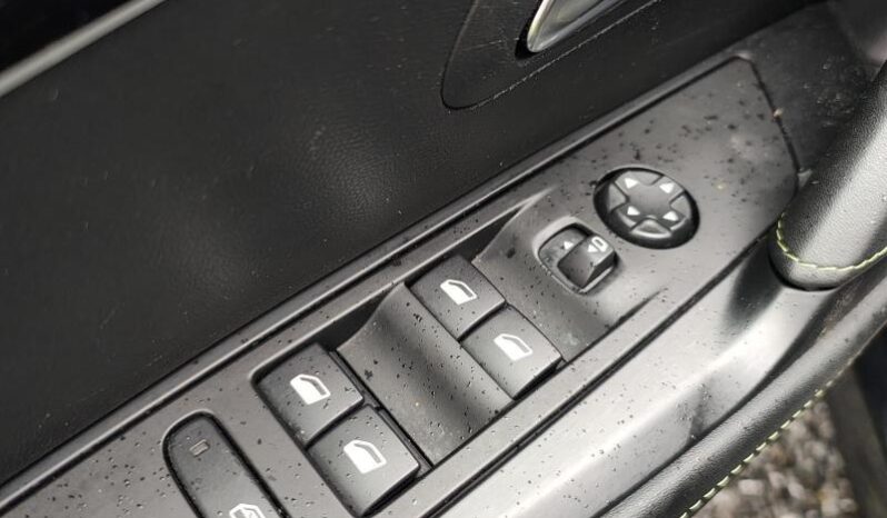 Peugeot 208 GT complet