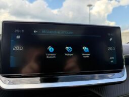 Peugeot 2008 GT / EAT8 / 1.5 BlueHDi complet